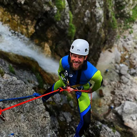 Kronotop In Triglav National Park ホステル