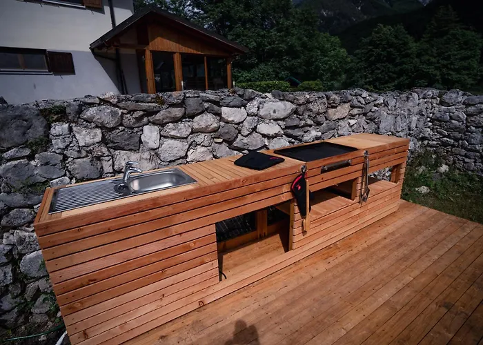 Kronotop In Triglav National Park Hostel Log pod Mangartom